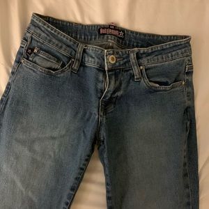 trendy low waisted jeans